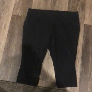 Lane Bryant LIVI active Capri